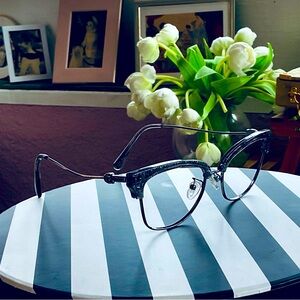 COACH FRAMES WITH A SPARKLE!